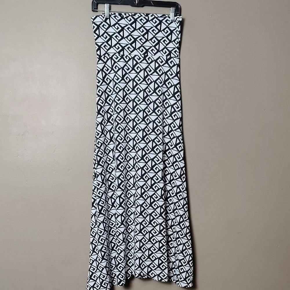 Alki'i Black/White Design Maxi Skirt Size S